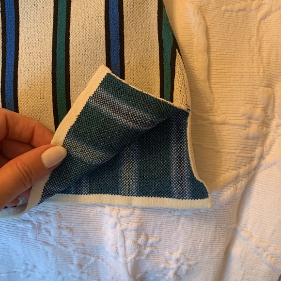 Ann Taylor. Off Shoulder fitted top with bell sleeve - Picture 3 of 5